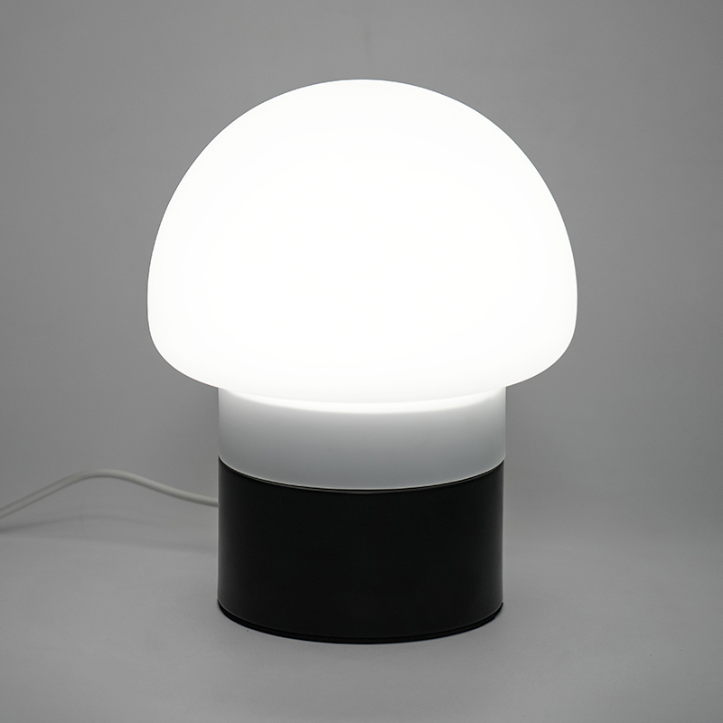 Lampu meja jamur dipimpin