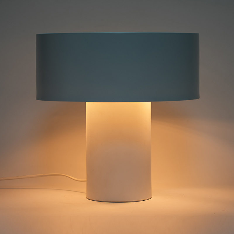 Lampu meja suasana dekoratif