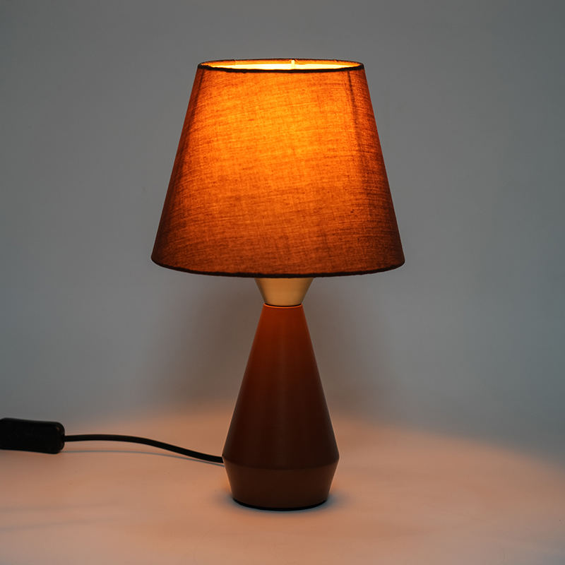 Lampu Tempat Tidur Logam Retro Eropa