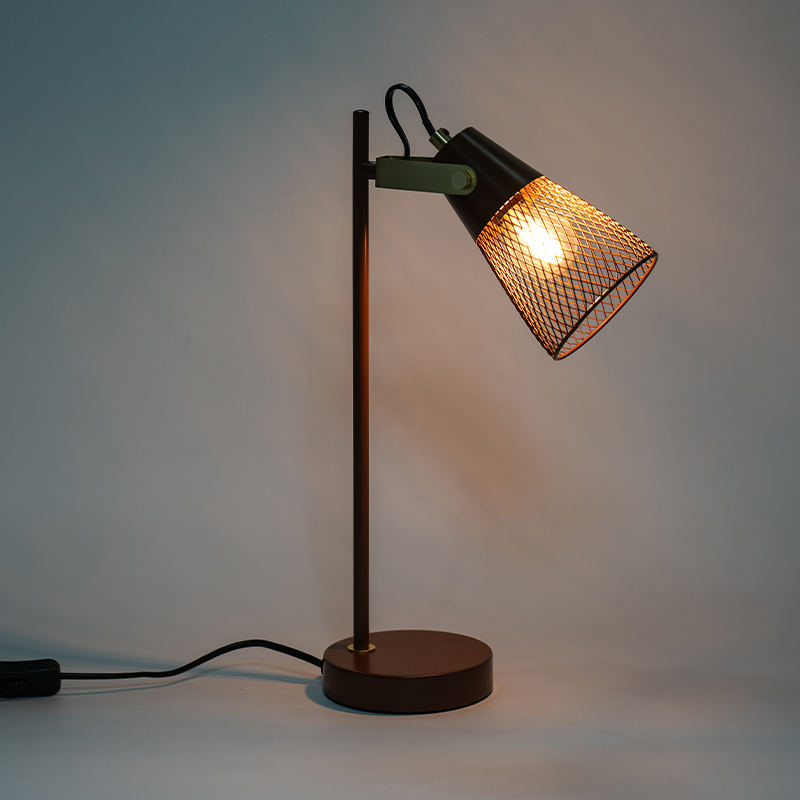 Hotel kamar tidur logam lampu meja besi berlubang