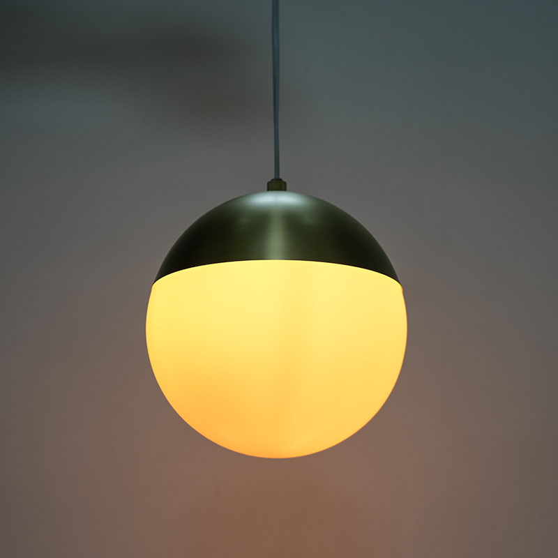 Lampu gantung kaca logam sederhana
