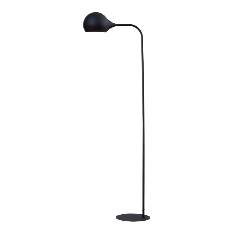 Lampu lantai logam sederhana