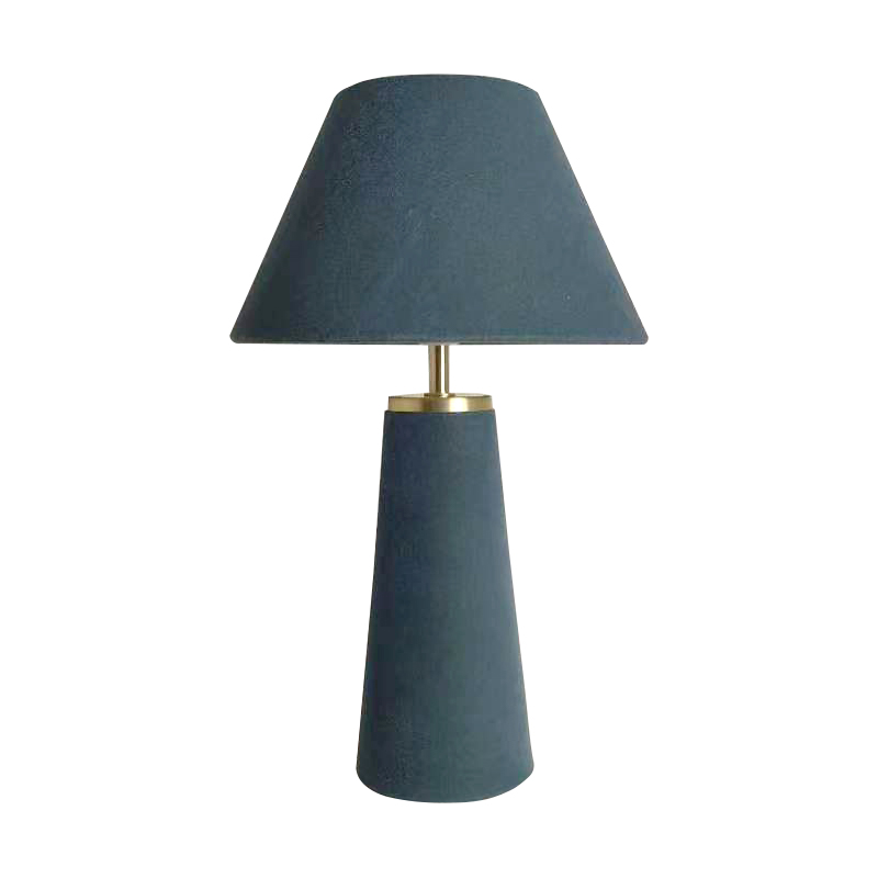 Lampu meja logam retro untuk digunakan di rumah
