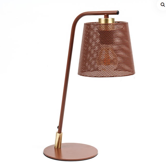 Lampu meja besi tempa logam nordik: model bahan berkualitas tinggi dan pengerjaan halus
