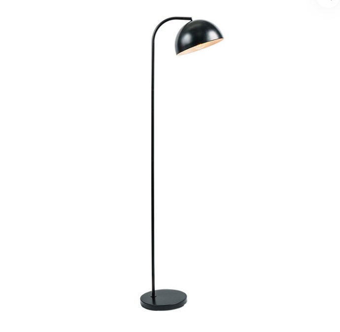 Tindakan pencegahan apa yang harus diambil saat memasang dan menempatkan lampu lantai?